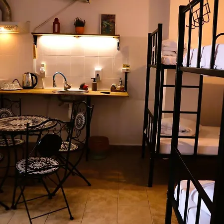 Taxi Hostel-2